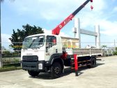 Xe tải Isuzu 6,4 tấn gắn cẩu UNIC 5 tấn 3 khúc